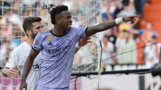 infantino ofrece su apoyo a vinicius jr tras la polemica por racismo