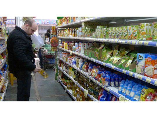 Para FIEL, canasta básica aumentó 4,2% en julio