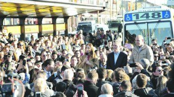 Metrobus. Vidal, Macri y Molina, ayer en la apertura del metrobus de avenida Calchaquí. Massa gana tiempo y se sube el precio frente al peronismo ante el acercamiento del oficialismo bonaerense.
