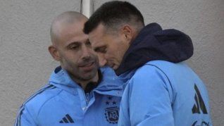 Javier Mascherano y Lionel Scaloni deberán definir en menos de un mes los planteles defiknitivos para la Copa América y los Juegos Olímpicos.