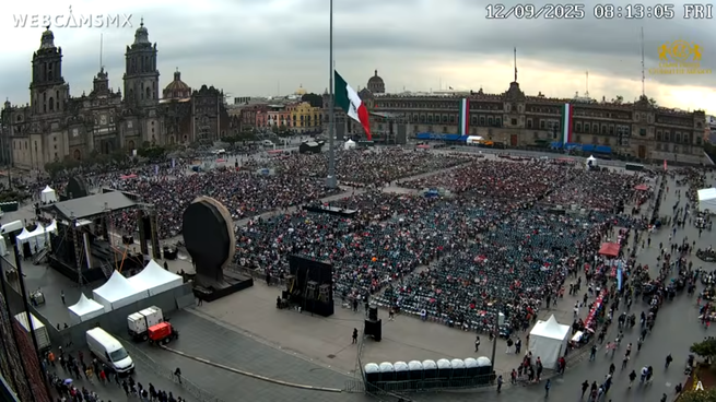 El Zócalo CDMX se prepara para las Fiestas Patrias.