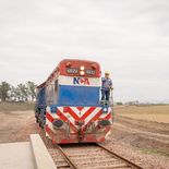 El proyecto contó con ingeniería de IETSA e incluyó la construcción de un kilómetro de vía nueva, preparada para recibir formaciones de diez vagones de trocha ancha.