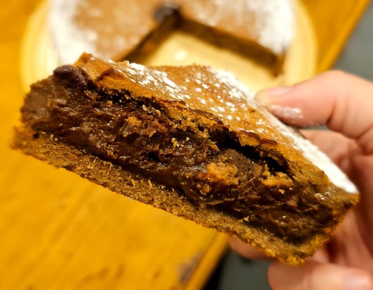 Other options include pistachio cakes, ciambella and artisanal cookies. Other options include pistachio cakes, ciambella and artisanal cookies.