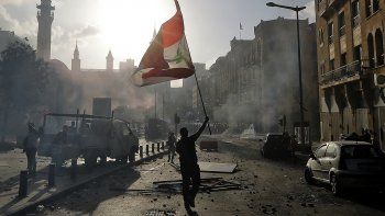 Beirut: se desvanece la esperanza de hallar sobrevivientes mientras crece la tensión social