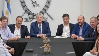 Los seis gobernadores peronsitas que se reunieron en la Casa de La Pampa. Los seis gobernadores peronsitas que se reunieron en la Casa de La Pampa.