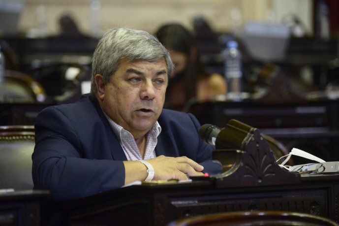 El titular de la Comisión de Defensa, el radical Carlos Fernández.