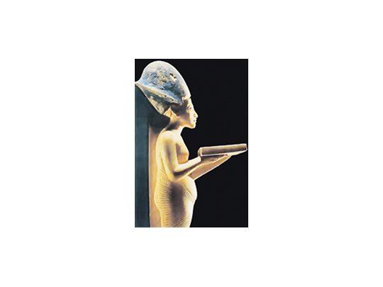 La estatua del faraón renegado Akenatón es la cuarta pieza recuperada de las ocho que fueron robadas del Museo Egipcio durante las revueltas en El Cairo.