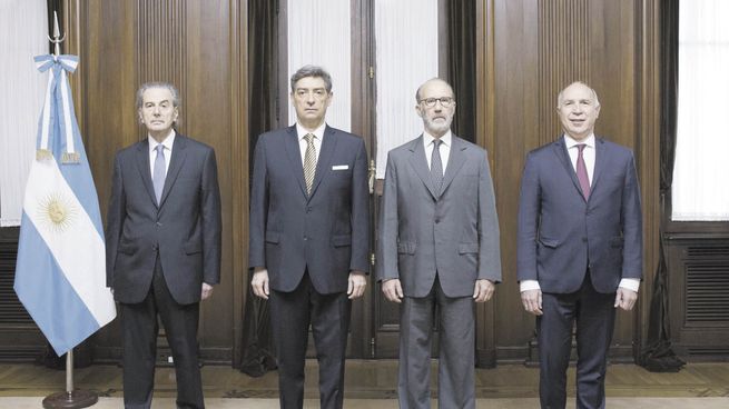 acuerdo. El máximo Tribunal resolvió por unanimidad desestimar un recurso del Estado nacional contra un pedido de acceso a la información pública respecto del acuerdo con el Fondo Monetario Internacional.