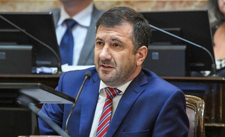 El senador Kueider fue detenido en Paraguay con m&aacute;s de u$s 200.000 sin declarar. Tras ser indagado, la justicia paraguaya le impuso la prisi&oacute;n domiciliaria.&nbsp;