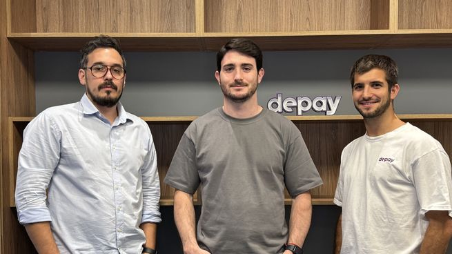 El CEO de Depay, Joaquín Fagalde (centro), junto a sus socios cofundadores.