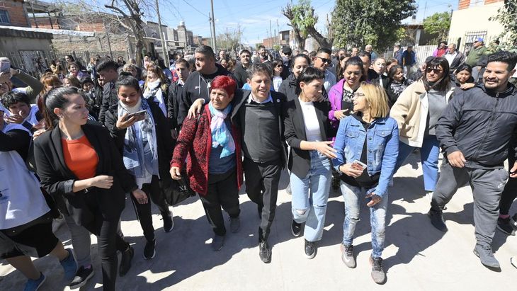 El gobernador bonaerense Axel Kicillof inauguró obras en el barrio La Unión, en Quilmes. El gobernador bonaerense Axel Kicillof inauguró obras en el barrio La Unión, en Quilmes.