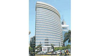 ámbito.com | EdificioRepública,subastadoayer sin quefuera superadala base deu$s 56,25millones.