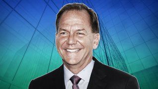 Rechazó ir a la universidad y ganó millones a su manera. Rechazó ir a la universidad y ganó millones a su manera.