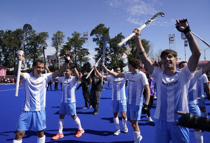 La felicidad de Los Leones por su dorada. La felicidad de Los Leones por su dorada.
