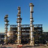 Compañía Mega cumple un rol central en la industrialización de los líquidos asociados al gas natural. Su red logística —única en el país— conecta directamente Vaca Muerta con el polo petroquímico de Bahía Blanca, lo que la convierte en un eslabón clave para el desarrollo energético. Compañía Mega cumple un rol central en la industrialización de los líquidos asociados al gas natural. Su red logística —única en el país— conecta directamente Vaca Muerta con el polo petroquímico de Bahía Blanca, lo que la convierte en un eslabón clave para el desarrollo energético.
