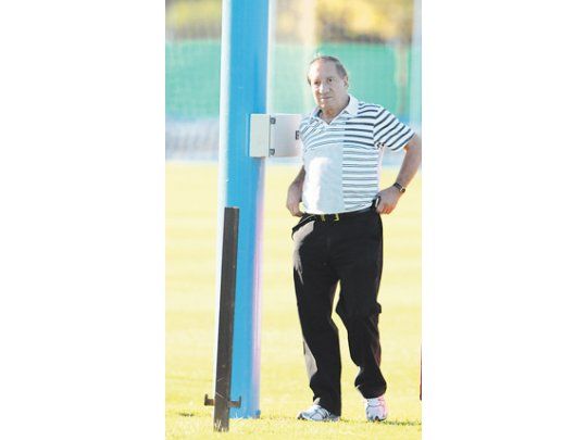 Carlos Salvador Bilardo seguirá ligado a la AFA durante 2012, pero no será como director general de selecciones.