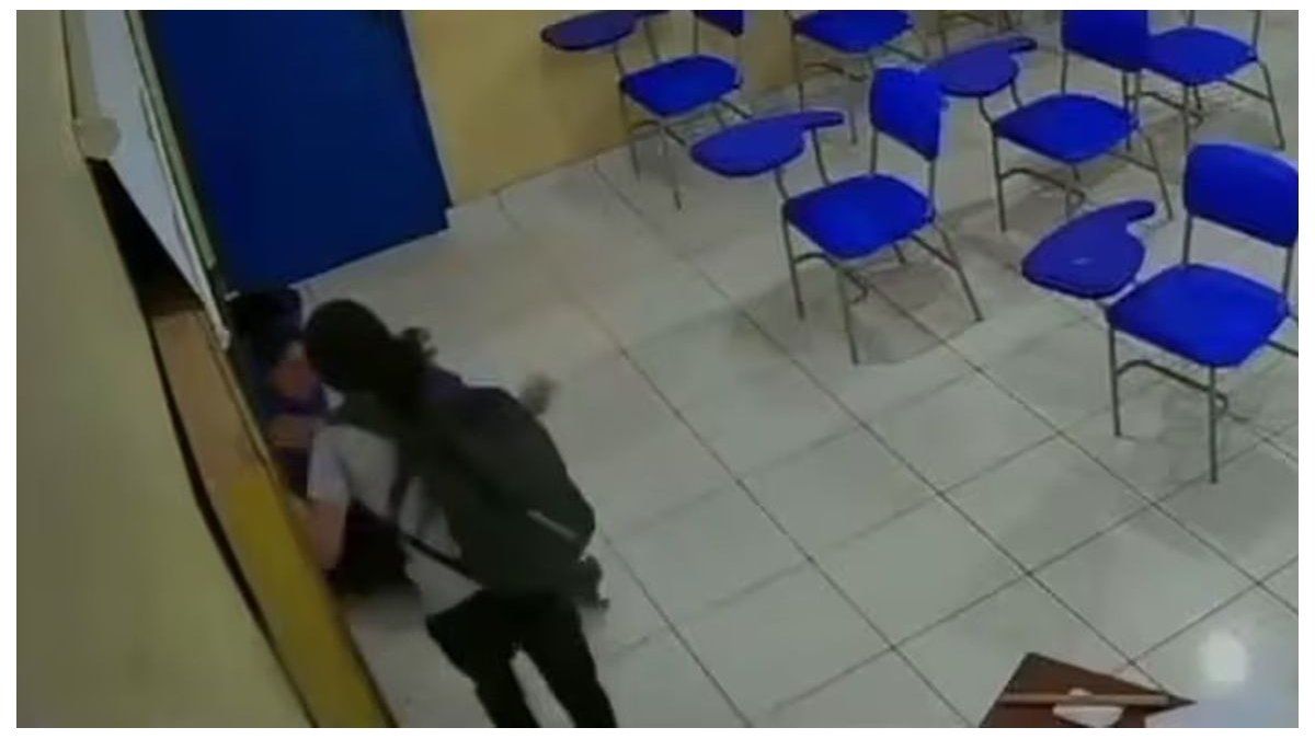 Horror y conmoción en Brasil: una alumna apuñaló a su profesora en una escuela de Brasil
