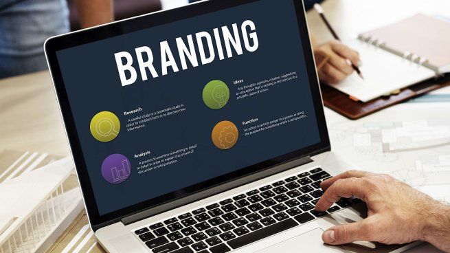 Un error común es pensar que trabajar la marca ejecutiva implica “fabricar” un personaje.&nbsp;