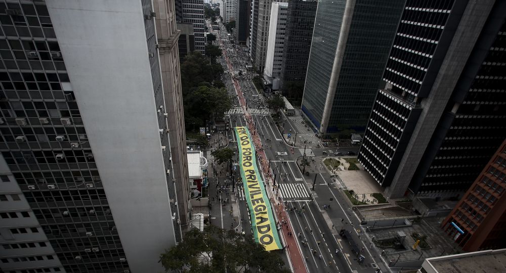 La avenida Paulista durante la marcha de este domingo en San Pablo.