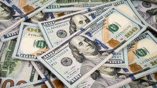 Dólar CCL recalentado: superó $900 por primera vez. Dólar CCL recalentado: superó $900 por primera vez.