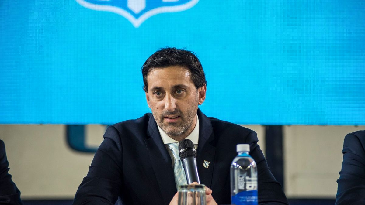 Noche caliente en el Cilindro: insultos a Diego Milito y la comisión tras la derrota de Racing