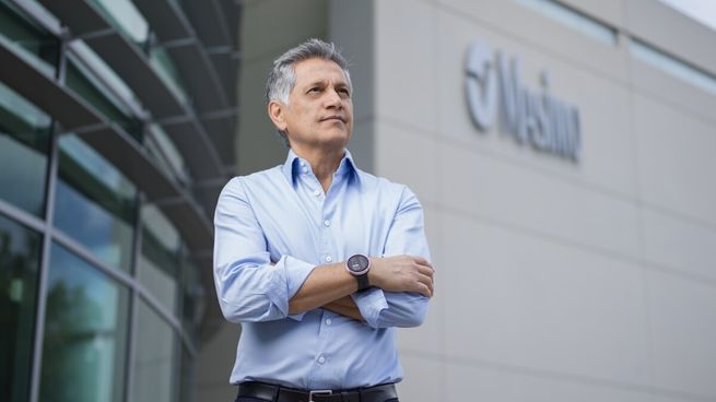 Joe Kiani se volvió uno de los millonarios de la tecnología médica por sus oxímetros.