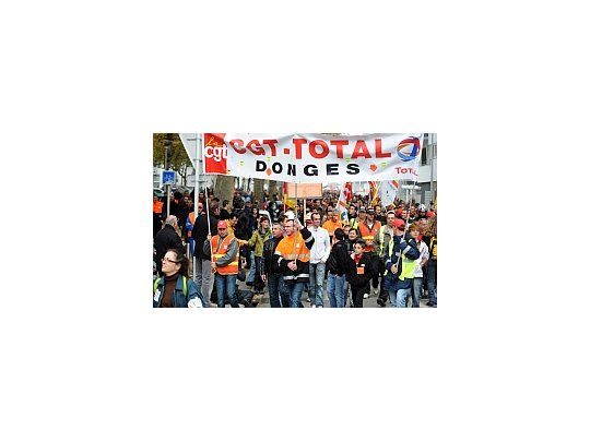 El Gobierno y sindicalistas coincidieron en que el acatamiento fue menor al de anteriores  movilizaciones