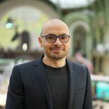 En 2014, Google compró DeepMind por más de 625 millones de dólares. En 2014, Google compró DeepMind por más de 625 millones de dólares.