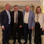 El CEO de YPF y el fundador de Continental Resources coincidieron en que Vaca Muerta es el activo no convencional más prometedor fuera de Estados Unidos. El CEO de YPF y el fundador de Continental Resources coincidieron en que Vaca Muerta es el activo no convencional más prometedor fuera de Estados Unidos.