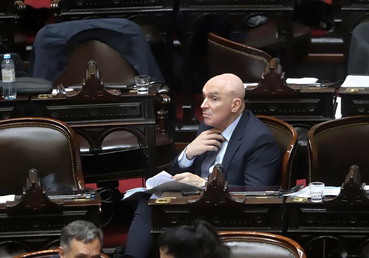 Protagonista del bloque libertario y referente económico legislativo del oficialismo, José Luis Espert renunció a su banca y bajó su candidatura envuelto en una denuncia de corrupción narco. Protagonista del bloque libertario y referente económico legislativo del oficialismo, José Luis Espert renunció a su banca y bajó su candidatura envuelto en una denuncia de corrupción narco.