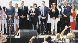 aniversario. Sergio Massa, Eduardo Wado de Pedro  Máximo Kirchner en festejo ayer en Comodoro Rivadavia.