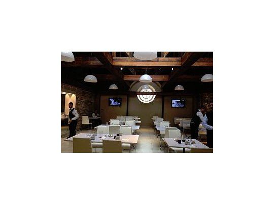 El menú (entrada, plato principal, postre y bebida) en el comedor de Presidencia cuesta $ 3.
