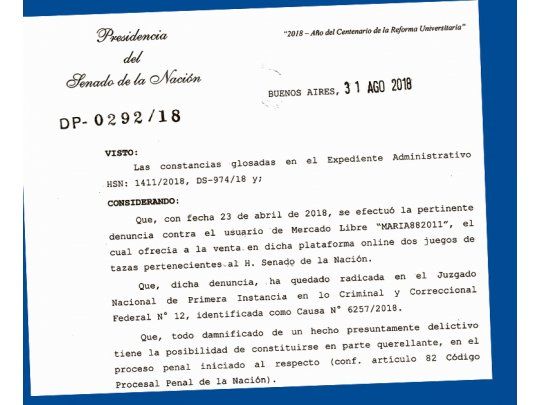 Denuncia. El decreto presidencial que firmó Gabriela Michetti para encontrar al usuario de Mercado Libre que vende tazas del Senado.