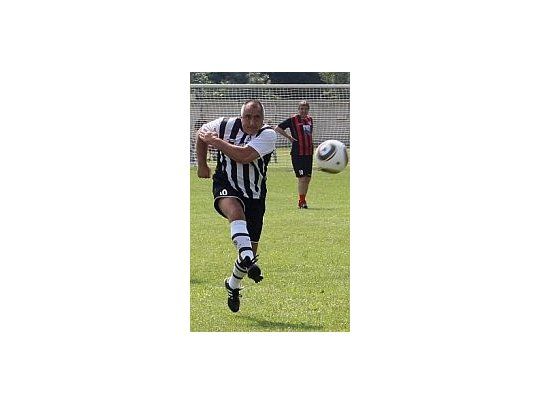 Además de ser el Primer Ministro, Boiko Borísov juega en un equipo de tercera división.
