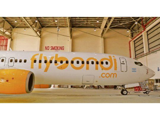 en la mira. La low cost comenzó a volar en febrero de este año y tiene una flota de cinco aviones. Sufrió incidentes, demoras y cancelaciones.