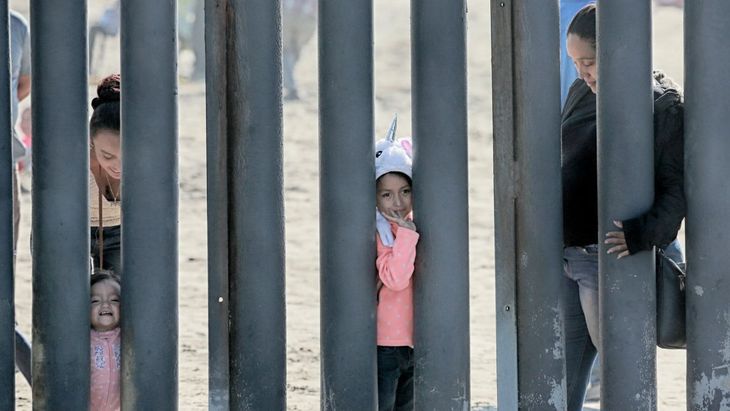 Si millones de inmigrantes indocumentados se ven obligados a salir del país, estas industrias serán las más afectadas, al igual que los consumidores. Si millones de inmigrantes indocumentados se ven obligados a salir del país, estas industrias serán las más afectadas, al igual que los consumidores.