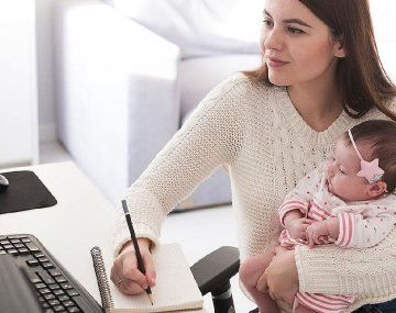 Los desafíos de la maternidad y la vuelta al trabajo presencial