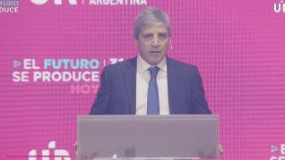 El ministro volvió a defender las bandas cambiarias frente a la libre flotación.