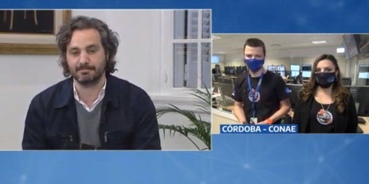 Santiago Cafiero, en diálogo con investigadores de la CONAE.