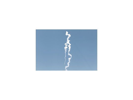 En gran parte del territorio israelí se pudo ver la estela del misil de prueba lanzado ayer por las Fuerzas de Defensa. Crece la tensión con Irán.