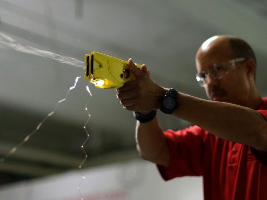Taser Pistolas Eléctricas.jpg