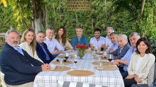 FSLIMacri vargas llosa.jpg