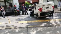 Un hombre y su pequeño hijo se salvaron de milagro en Flores