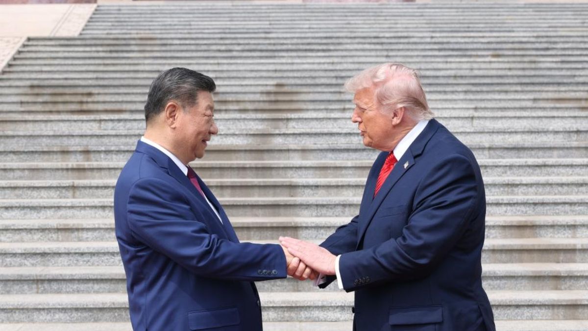 El tenso apretón de manos entre Donald Trump y Xi Jinping que dejó al descubierto la distancia entre ambos