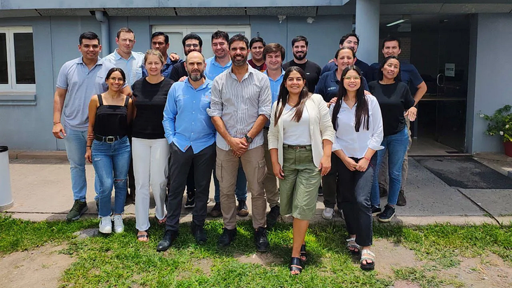 Los colegas y compañeros de Martín Guzmán en Taca Taca en Salta, antes de la partida a Panamá. Los colegas y compañeros de Martín Guzmán en Taca Taca en Salta, antes de la partida a Panamá.