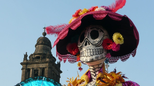 CDMX busca romper récord Guinness con una catrina de 32 metros. CDMX busca romper récord Guinness con una catrina de 32 metros.