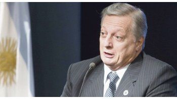 ámbito.com | Resolución. El ministro Juan José Aranguren la firmó ayer.
