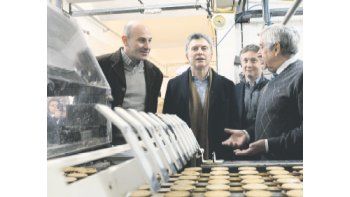 ámbito.com | Dulces. Mauricio Macri visitó ayer la tradicional fábrica de alfajores Capitán del Espacio, de la localidad bonaerense de Quilmes.