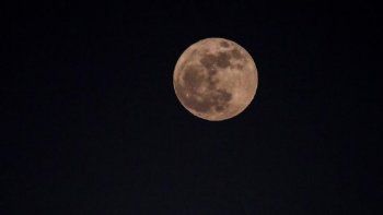 La NASA prevé, en el mediano plazo, volver a enviar una misión humana a la Luna.