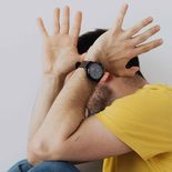 Especialistas explican por qué algunas personas reaccionan con pánico ante bichos pequeños y cuándo ese temor se transforma en fobia. Especialistas explican por qué algunas personas reaccionan con pánico ante bichos pequeños y cuándo ese temor se transforma en fobia.